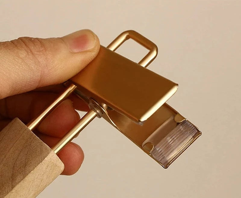 Cintres Pinces en Bois de Camphre – Lot de 2 | Cintrélia Bois / Lot de 2