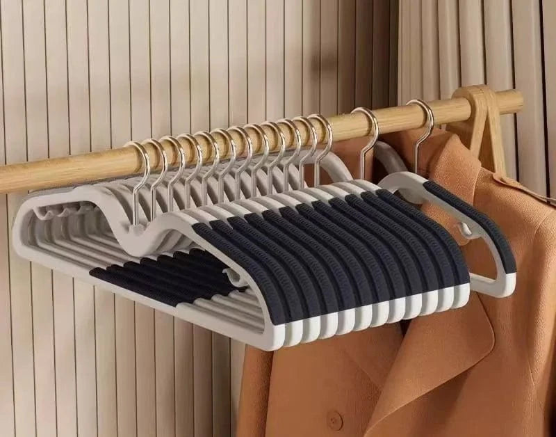 10PCS Anti Slip Hanger Household Clothes Hanger Plastic Non Marking and Anti Slip Hanger Clothing Rack Drying Rack for Clothes | Cintrélia C-Black / 10PCS