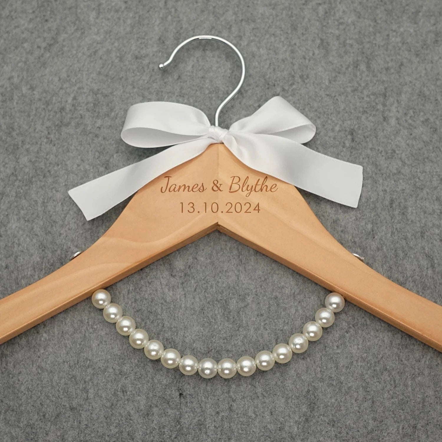 Cintre Personnalisé pour Mariage | Cintrélia Pour la Mariée