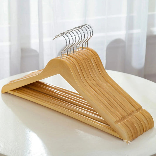Cintres en Bois Naturel – Sublimez Votre Dressing | Cintrélia