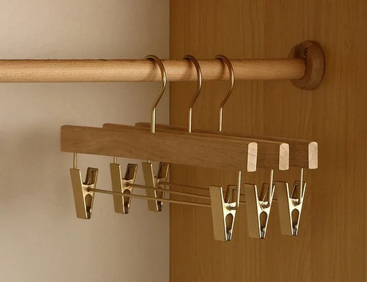 Cintres Pinces en Bois de Camphre – Lot de 2 | Cintrélia Bois / Lot de 2